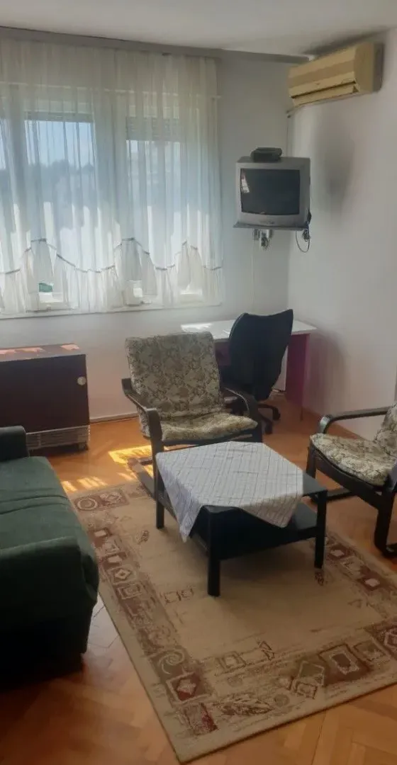 Izdavanje, jednosoban stan, 40m², Preko Morače, Podgorica