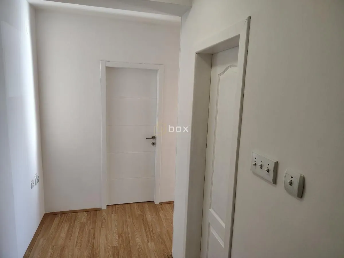 Rent, office space, 45m², Pantelej, Niš