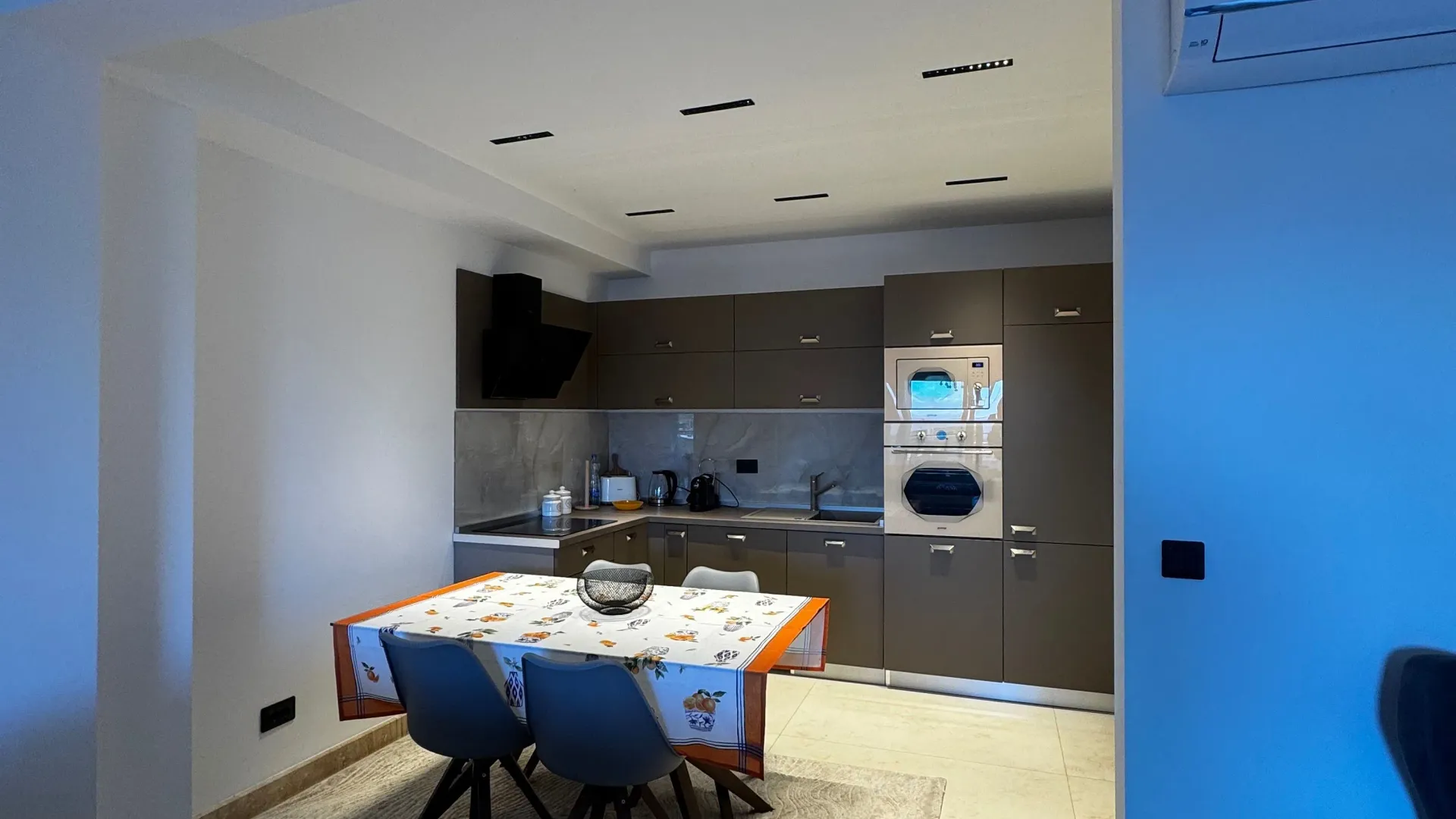 Sale, one bedroom apartment, 69m², Velika Plaža, Ulcinj