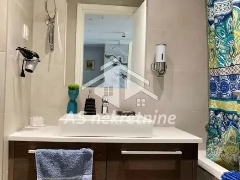 Rent, two bedroom apartment, 63m², Savski Venac, Beograd - image 9