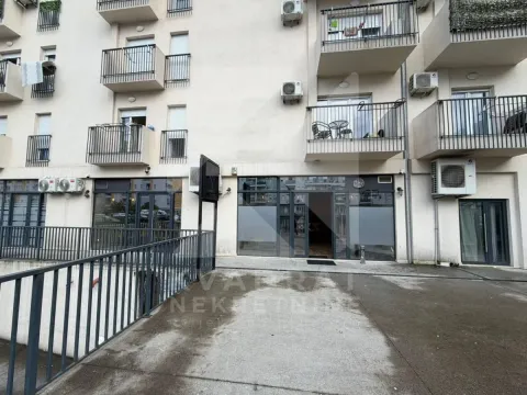 Prodaja, poslovni prostor, 77m², Stari Aerodrom, Podgorica - image 12