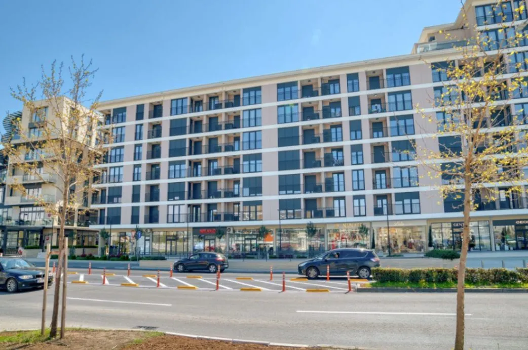 Izdavanje, poslovni prostor, 82m², Kod Capital Plaze, Podgorica