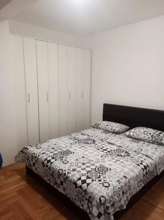 Izdavanje, trosoban stan, 98m², Ljubović, Podgorica