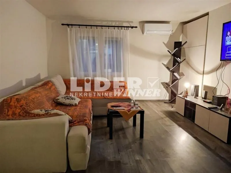 Sale, house, 270m², Zvezdara Sve Podlokacije, Beograd