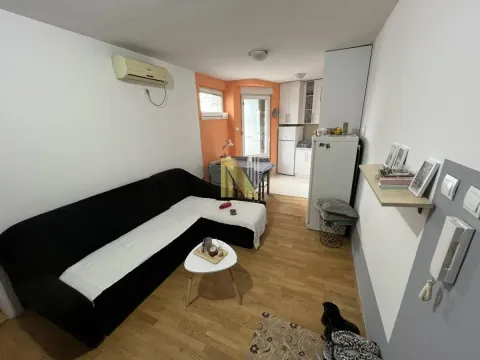 Izdavanje, dvosoban stan, 40m², Grbavica, Novi Sad Sve Podlokacije - image 2