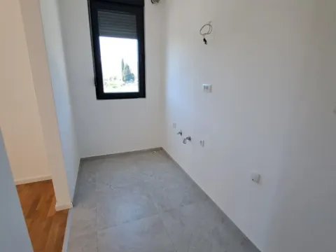 Prodaja, dvosoban stan, 64m², Tološi, Podgorica - image 3