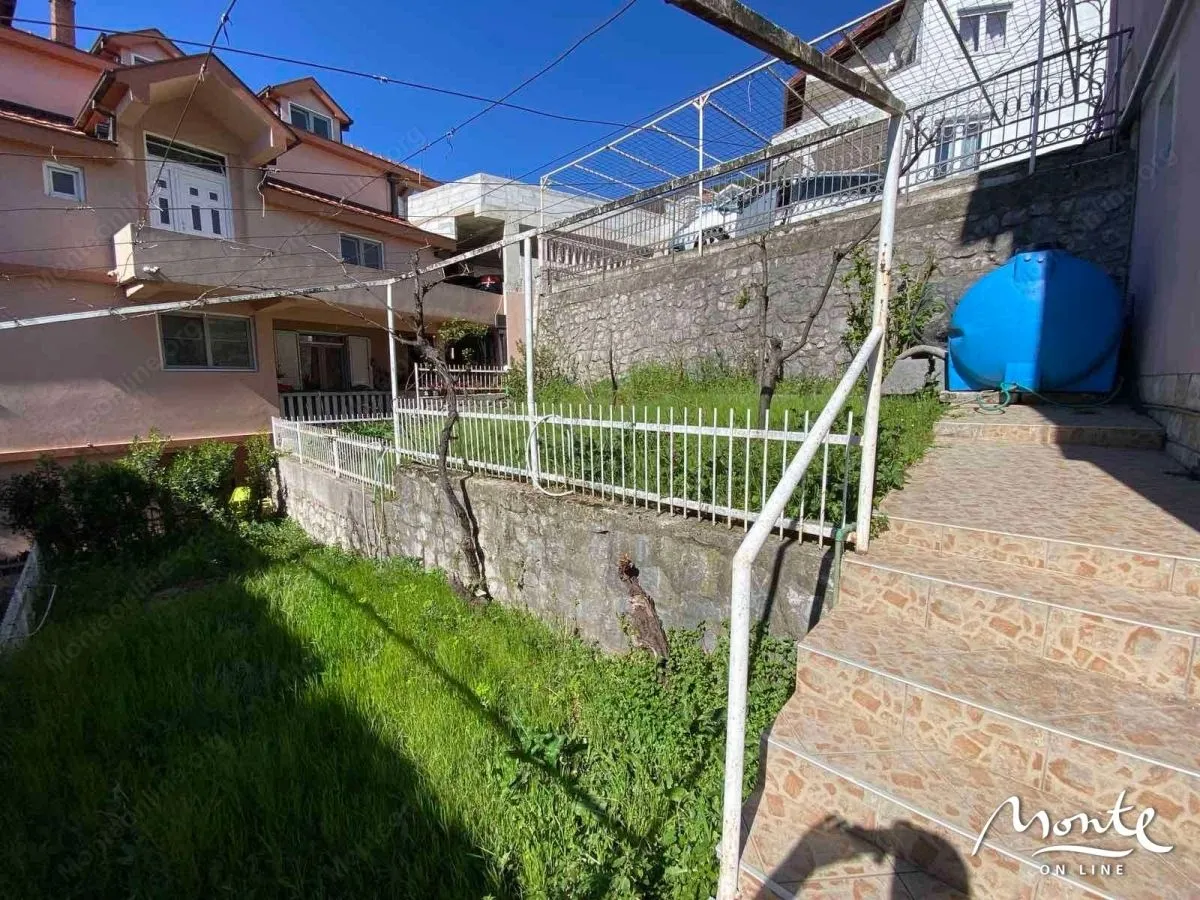 Prodaja, kuća, 180m², Tivat, Crna Gora