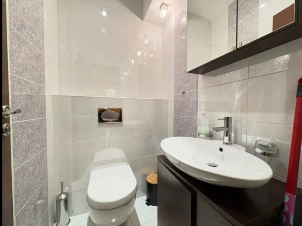 Izdavanje, dvosoban stan, 95m², Kod Capital Plaze, Podgorica