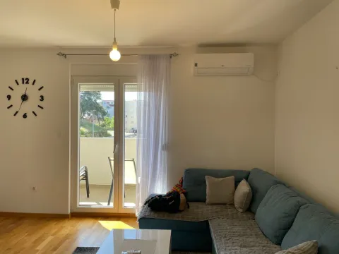 Izdavanje, dvosoban stan, 56m², Ljubović, Podgorica - image 1