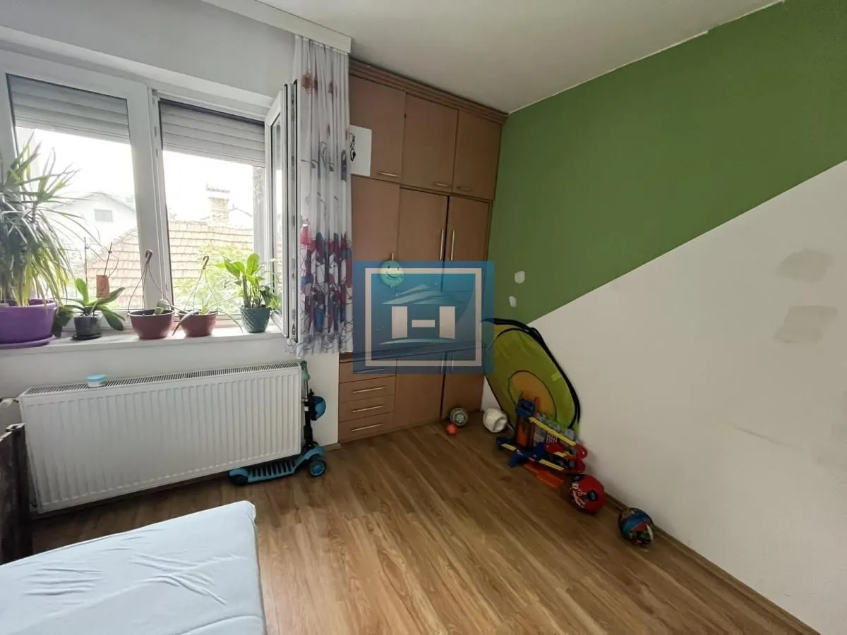 Prodaja, trosoban stan, 65m², Paraćin, Srbija