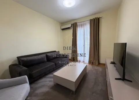 Rent, two bedroom apartment, 72m², Podgorica, Crna Gora - image 1