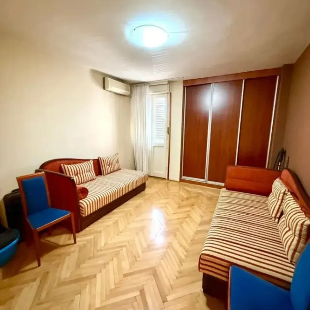 Prodaja, trosoban stan, 100m², Pejton, Podgorica