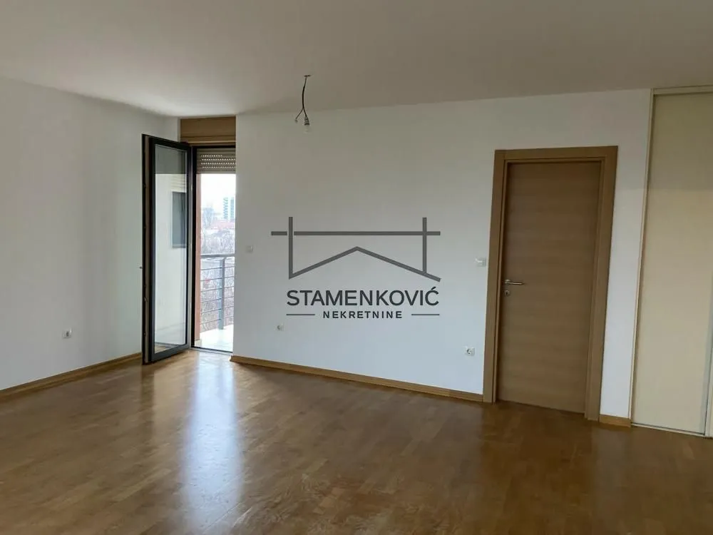 Izdavanje, dvosoban stan, 62m², Centar, Novi Sad