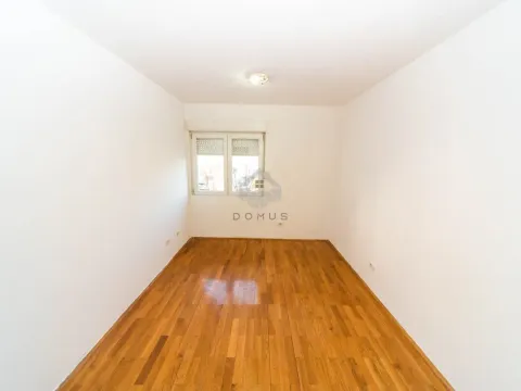 Prodaja, jednosoban stan, 45m², Stari Aerodrom, Podgorica - image 10