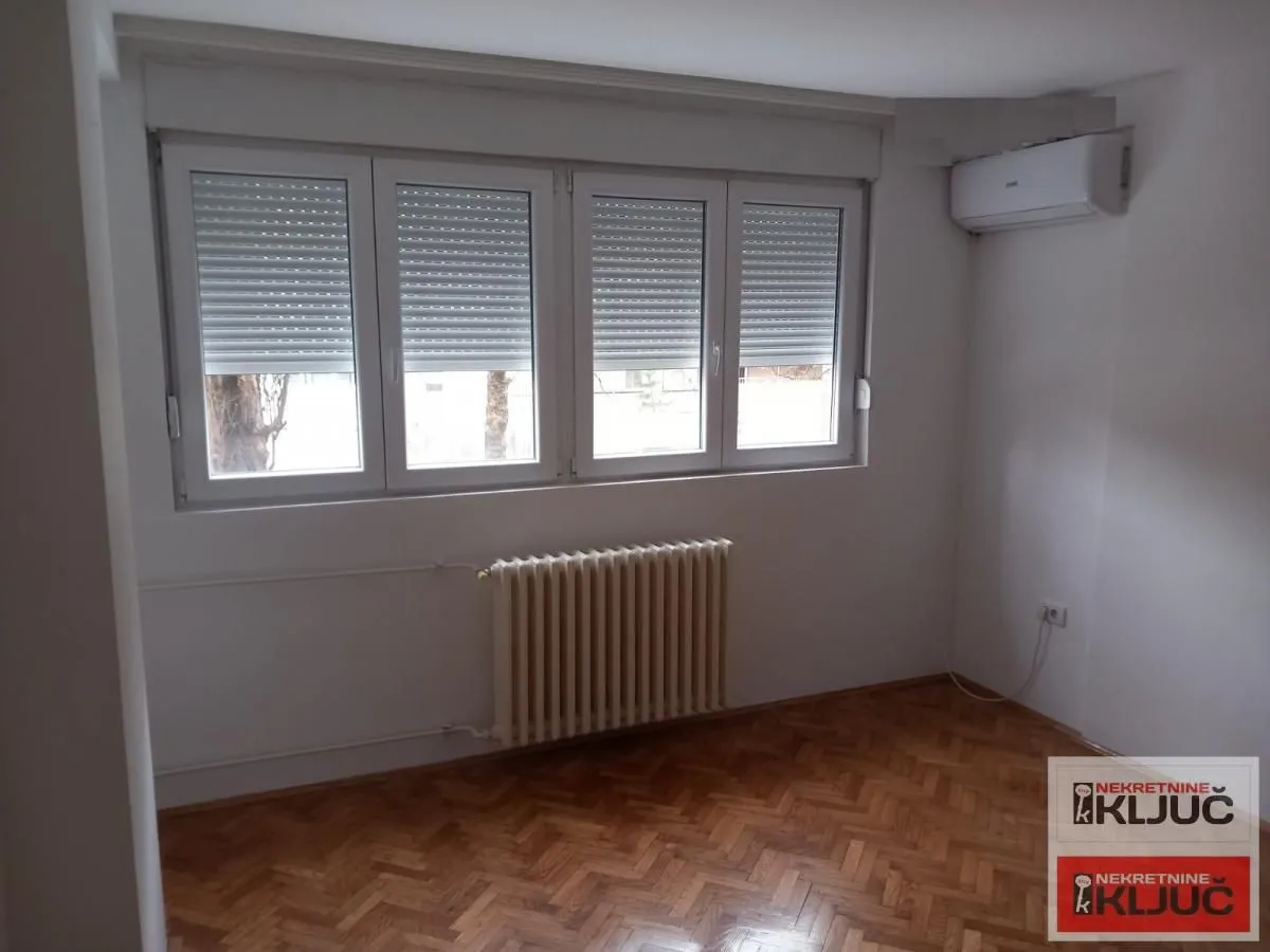 Prodaja, jednosoban stan, 31m², Bulevar Oslobodjenja, Novi Sad Sve Podlokacije