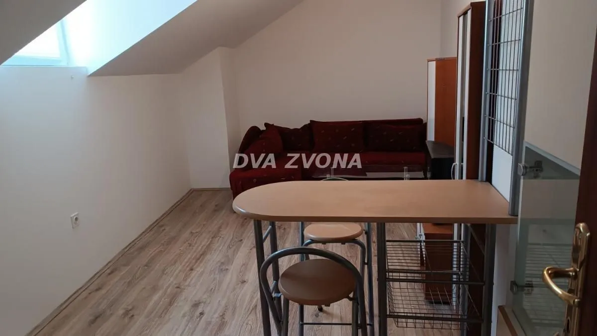 Prodaja, dvosoban stan, 38m², Sremska Kamenica, Petrovaradin