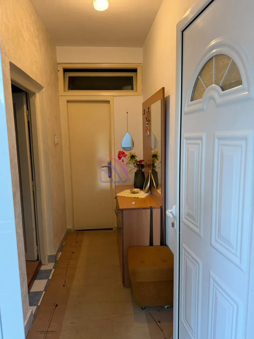 Izdavanje, dvosoban stan, 80m², Pobrežje, Podgorica