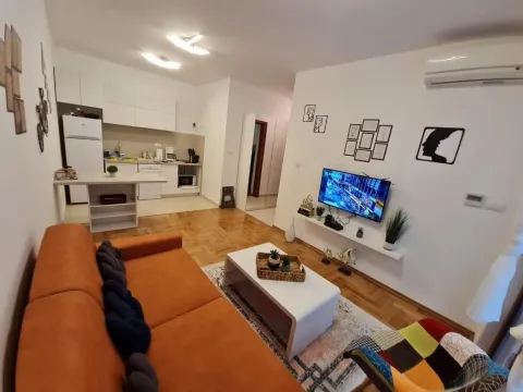 Rent, one bedroom apartment, 47m², Bečići, Budva - image 14