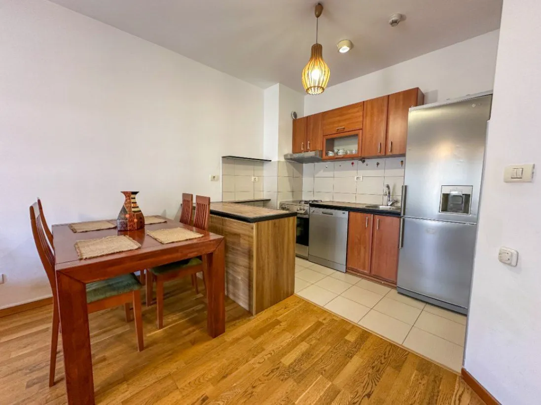 Izdavanje, jednosoban stan, 52m², City Kvart, Podgorica