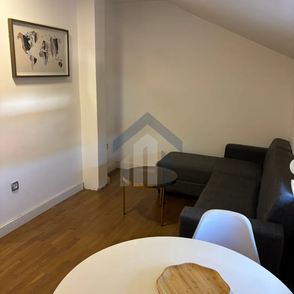 Izdavanje, jednosoban stan, 38m², Blok 9, Podgorica