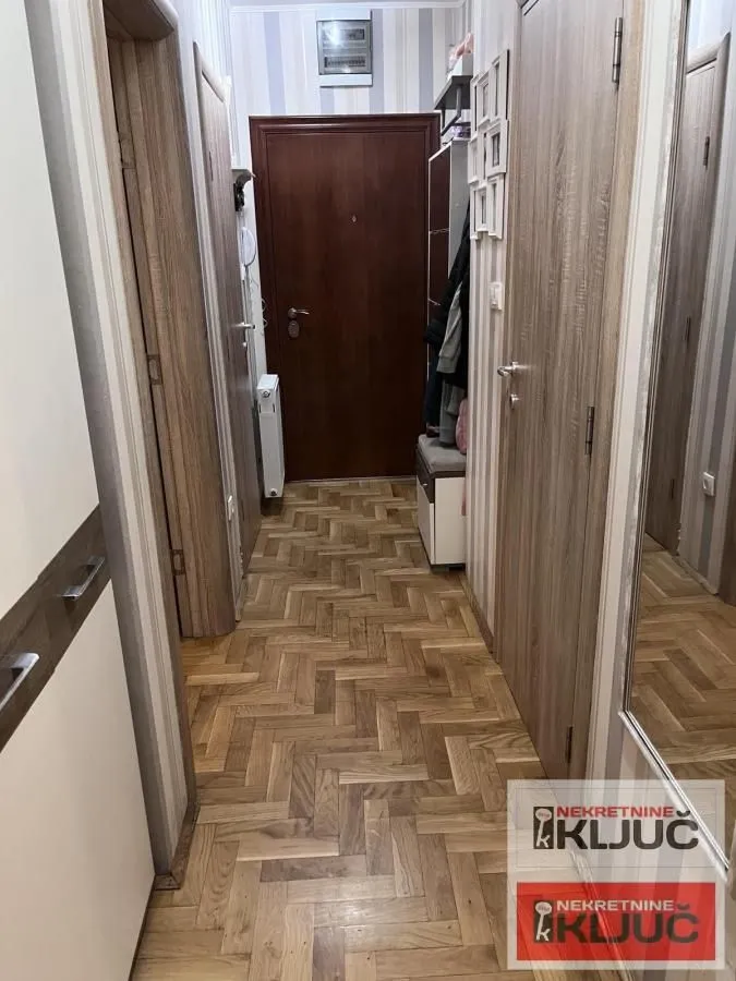 Prodaja, trosoban stan, 71m², Podbara, Novi Sad Sve Podlokacije