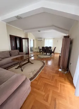 Rent, four bedroom apartment, 150m², Stari Aerodrom, Podgorica - image 1