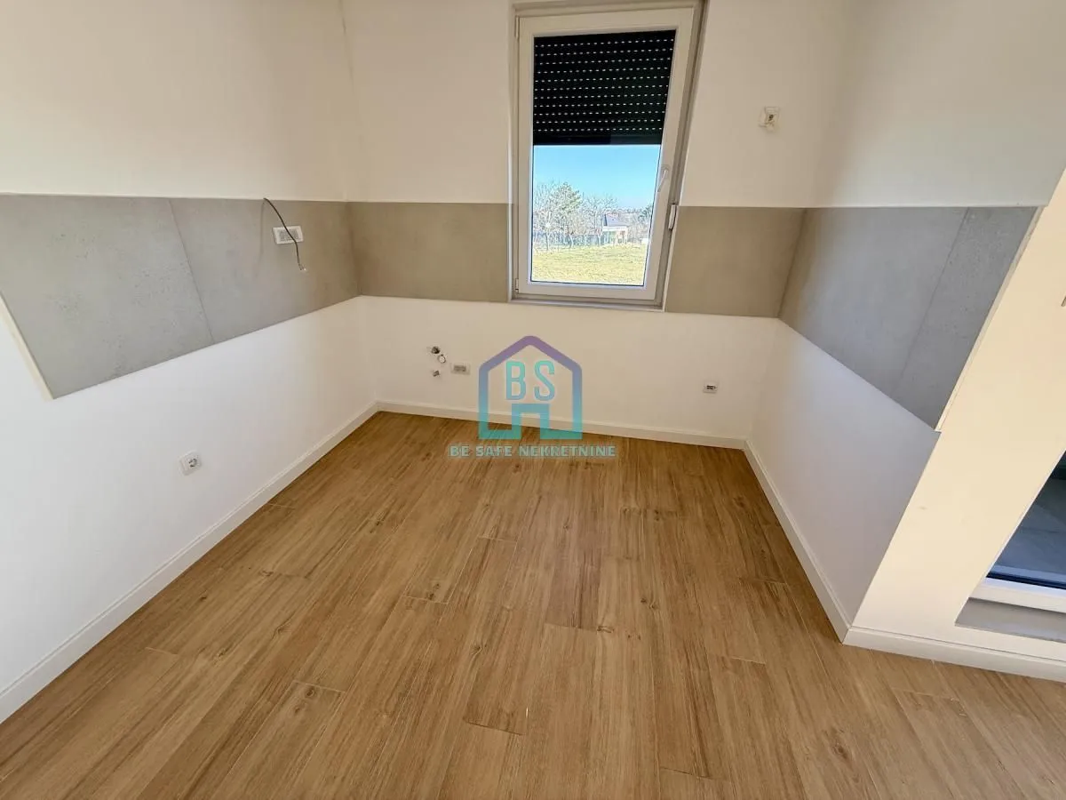 Prodaja, trosoban stan, 72m², Alibegovac, Petrovaradin