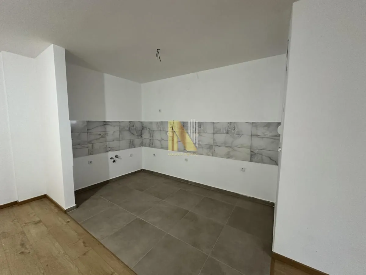 Prodaja, trosoban stan, 73m², Tatarsko brdo, Petrovaradin