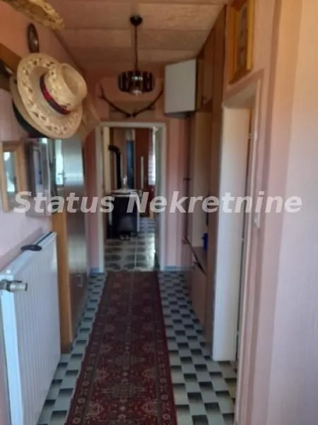Prodaja, kuća, 194m², Šid, Srbija
