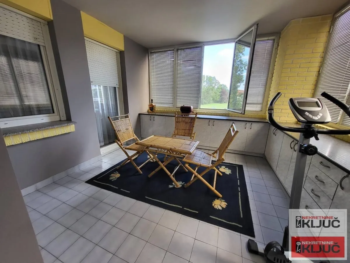 Prodaja, četvorosoban stan, 120m², Novo naselje, Novi Sad