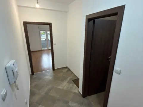 Izdavanje, poslovni prostor, 74m², Donja Gorica, Podgorica - image 6