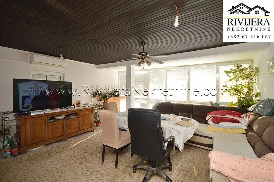 Prodaja, trosoban stan, 102m², Centar, Tivat
