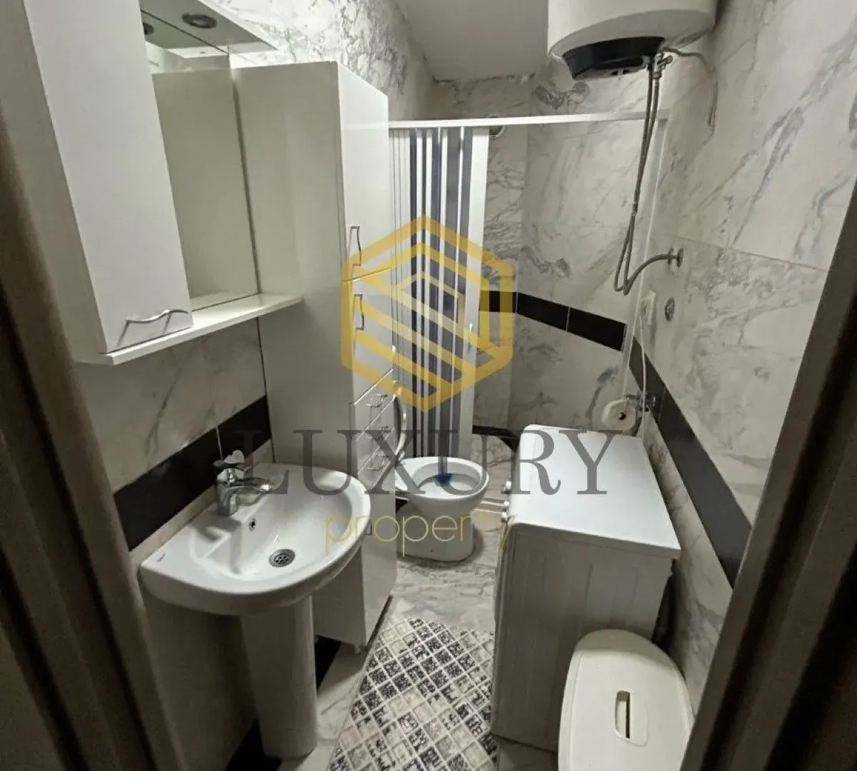 Izdavanje, jednosoban stan, 36m², Drač, Podgorica