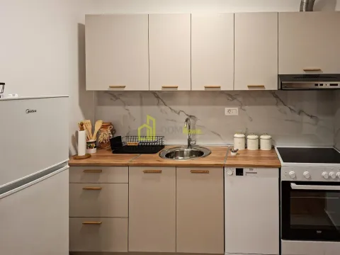 Rent, one bedroom apartment, 40m², Tološi, Podgorica - image 2