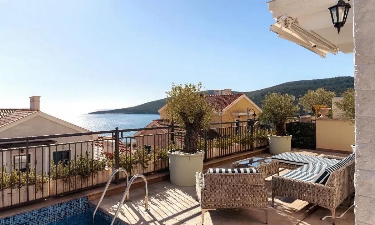 Izdavanje, kuća, 115m², Luštica Bay, Tivat