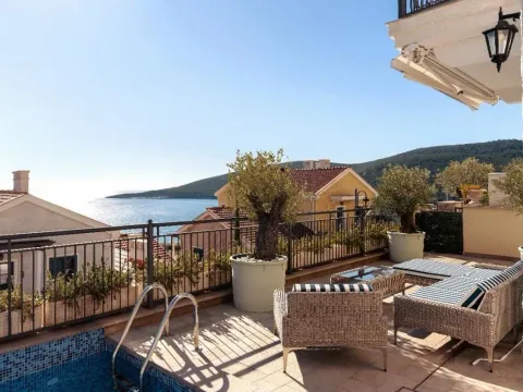 Izdavanje, kuća, 115m², Luštica Bay, Tivat