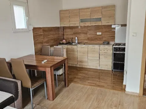 Izdavanje, dvosoban stan, 50m², Gornja Gorica, Podgorica - image 8