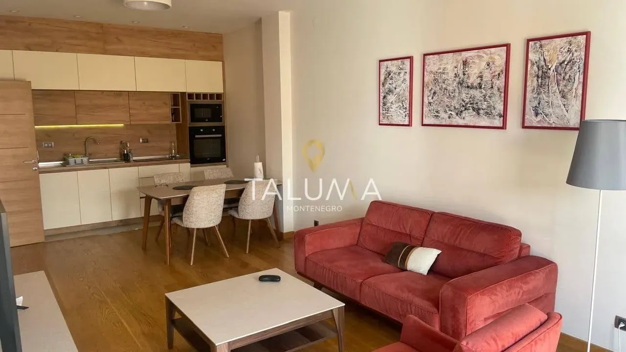 Izdavanje, dvosoban stan, 75m², Preko Morače, Podgorica