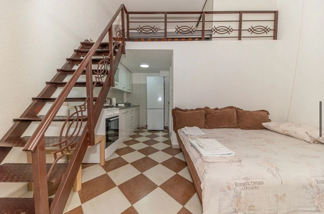Izdavanje, jednosoban stan, 28m², Sutomore, Bar