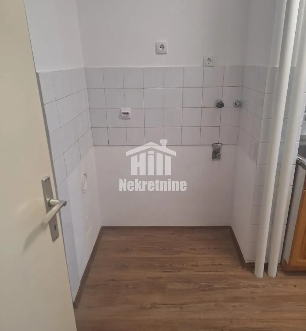 Prodaja, trosoban stan, 82m², Banjica, Voždovac Sve Podlokacije