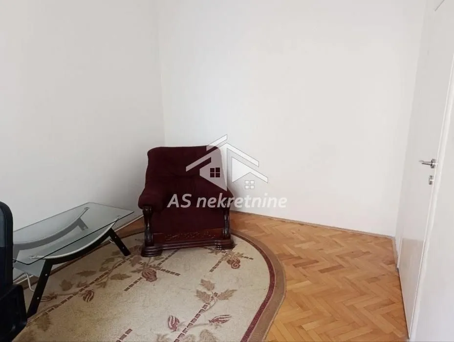 Izdavanje, trosoban stan, 80m², Savski Venac, Beograd