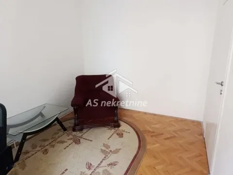 Izdavanje, trosoban stan, 80m², Savski Venac, Beograd - image 10
