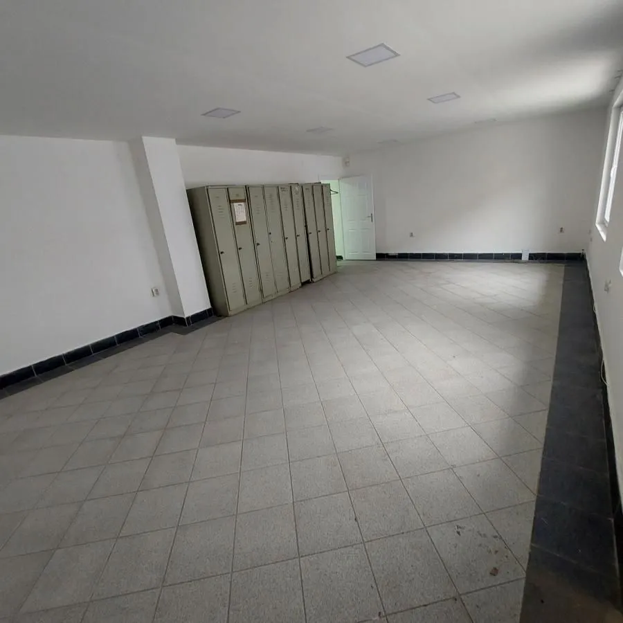 Rent, office space, 760m², Palilula, Niš