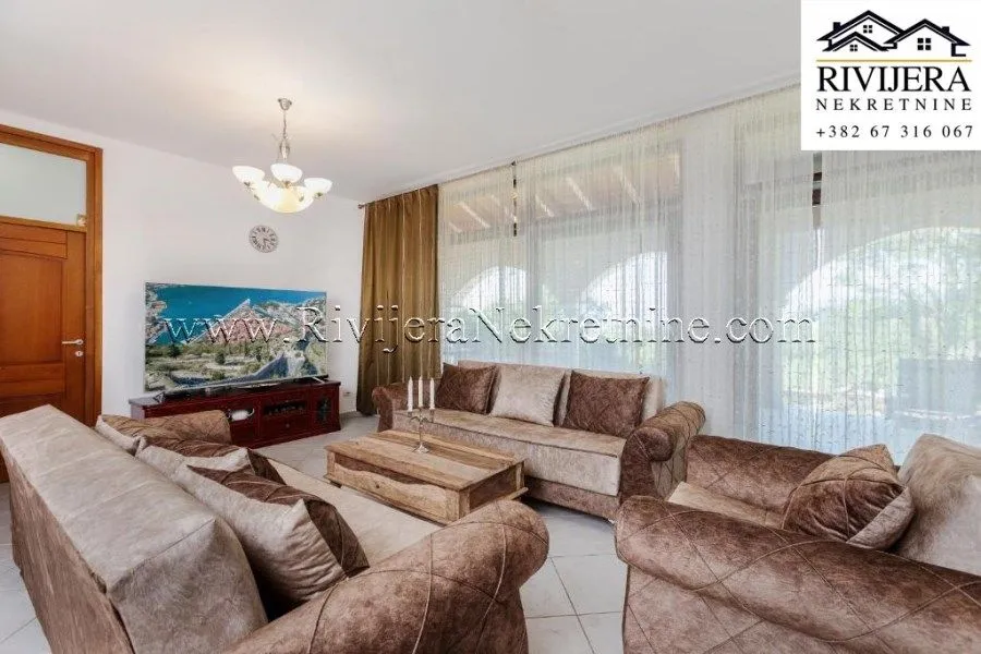 Sale, house, 396m², Kotor, Crna Gora