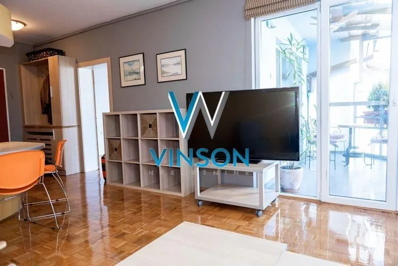 Izdavanje, dvosoban stan, 71m², Centar, Novi Sad