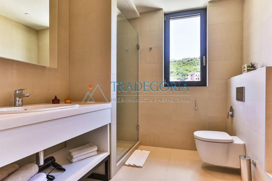 Prodaja, dvosoban stan, 110m², Rafailovići, Budva
