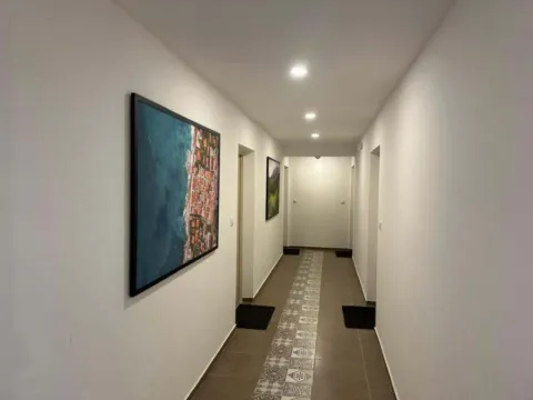 Sale, one bedroom apartment, 52m², Bečići, Budva - image 8