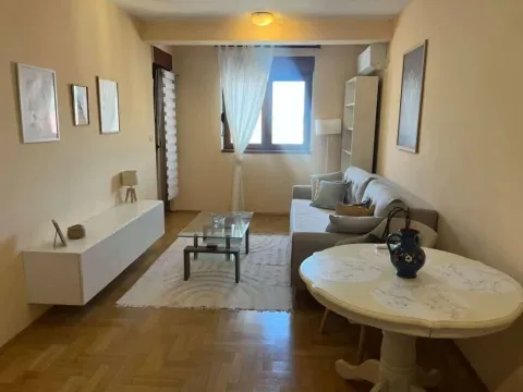 Rent, one bedroom apartment, 40m², Stari Aerodrom, Podgorica - image 2