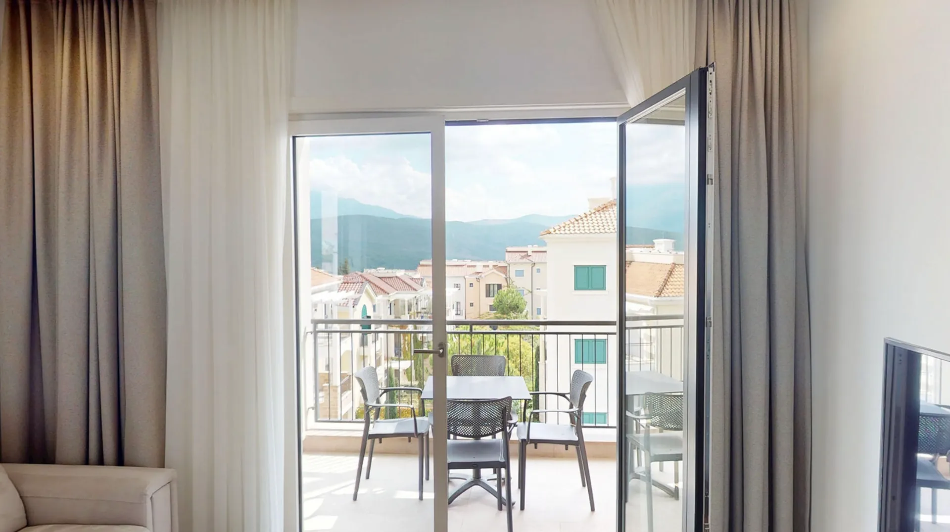 Prodaja, jednosoban stan, 61m², Luštica Bay, Tivat