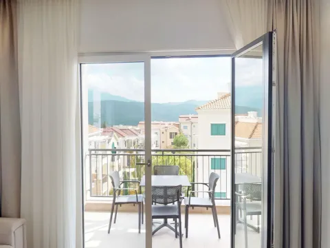 Prodaja, jednosoban stan, 61m², Luštica Bay, Tivat - image 2